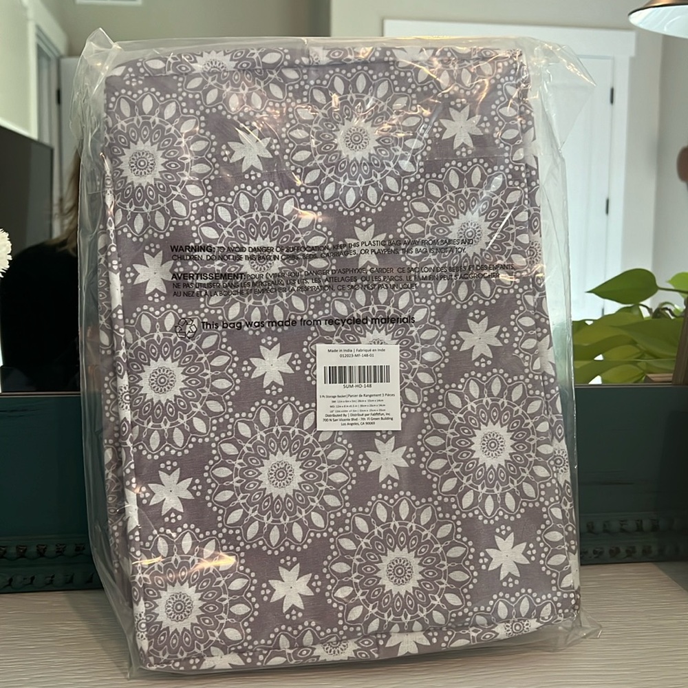 NWT three piece storage baskets. Small, medium, large from fabfitfun box. Gray.